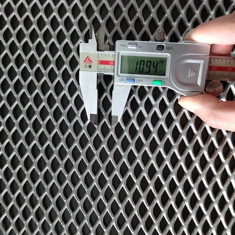 Compressor protection wire mesh