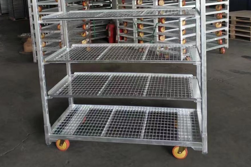 Walk-in Refrigerated Wire Shelving